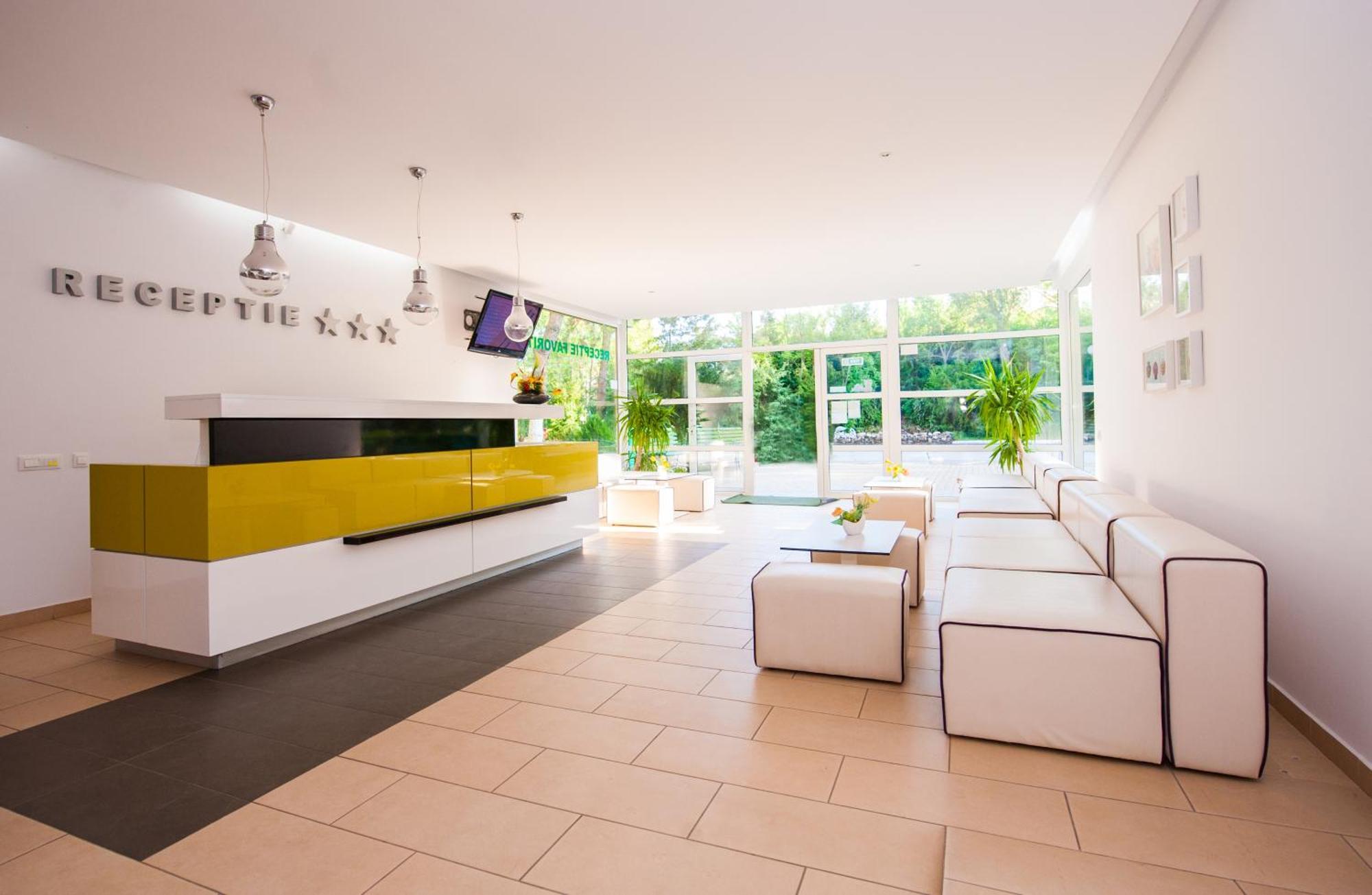 Hotel Favorit Venus Exterior foto